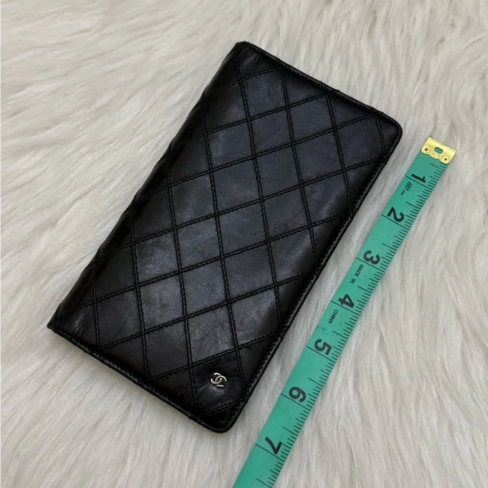 CHANEL - BICOLORE BLACK QUILTED LEATHER LONG BIFOLD WALLET
